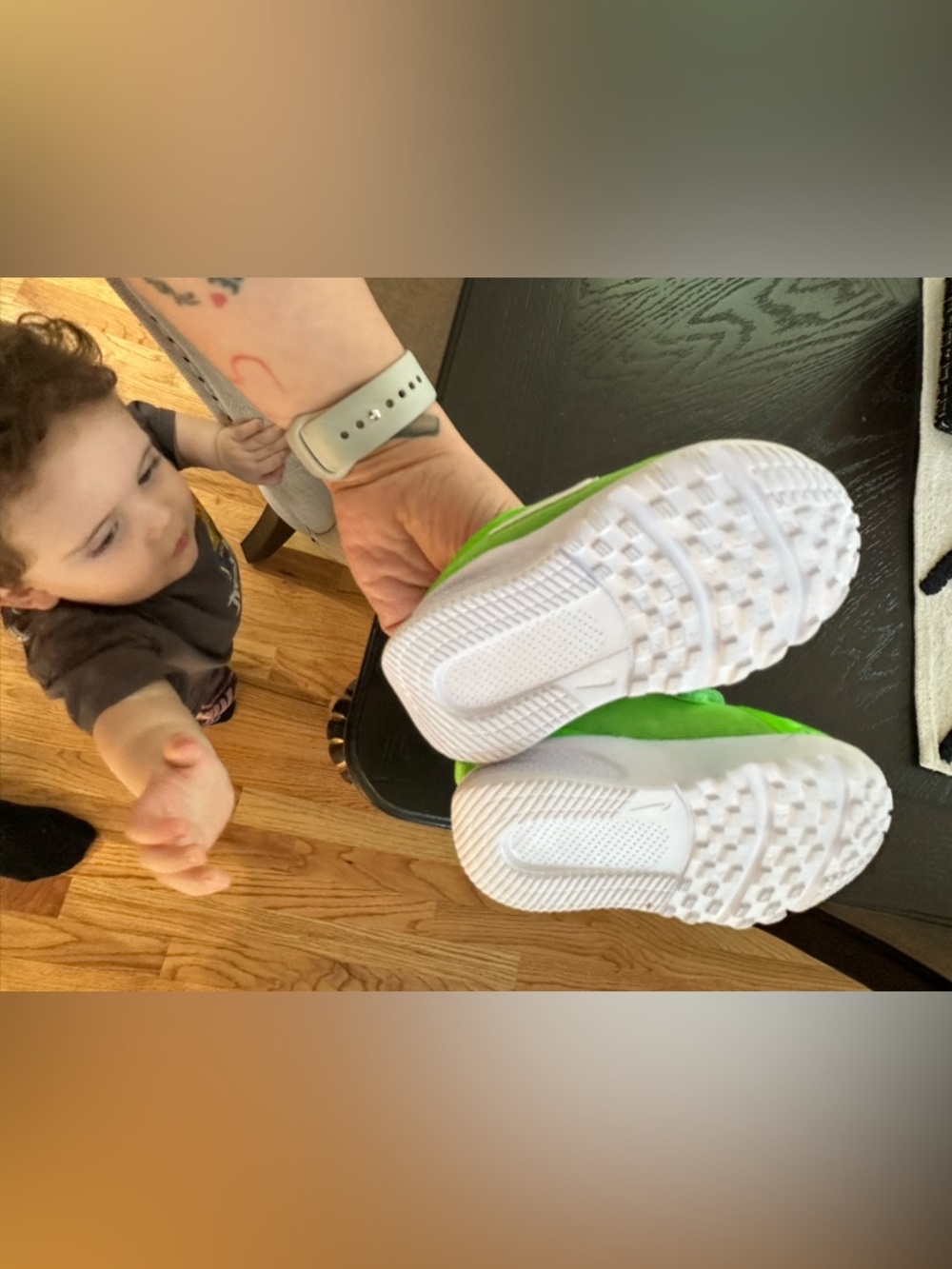 Baby/ Toddler 4C Nike Dynamic Fit Sneakers in Green - Picture 13 of 14